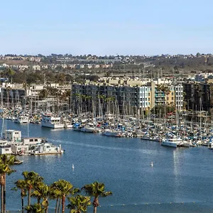 3* מלון Marina Del Rey Marriott